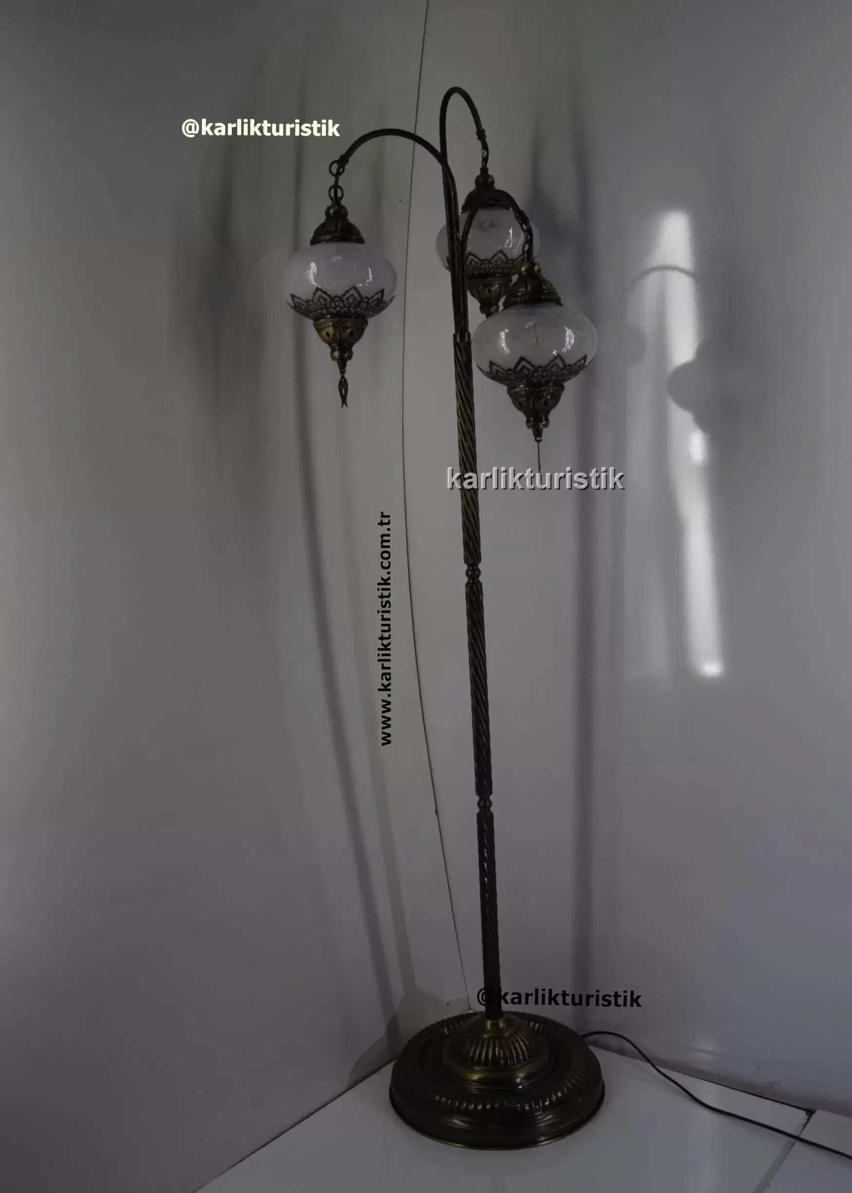 ZarifDokunuş,ElİşçiliğiDetaylarıylaŞıkLambader,KlasikveEstetikDekoratif-Aydınlatma-Çözümü-Doğal-ışığın-Büyüsü-Vintage-Tarz-Lambader102